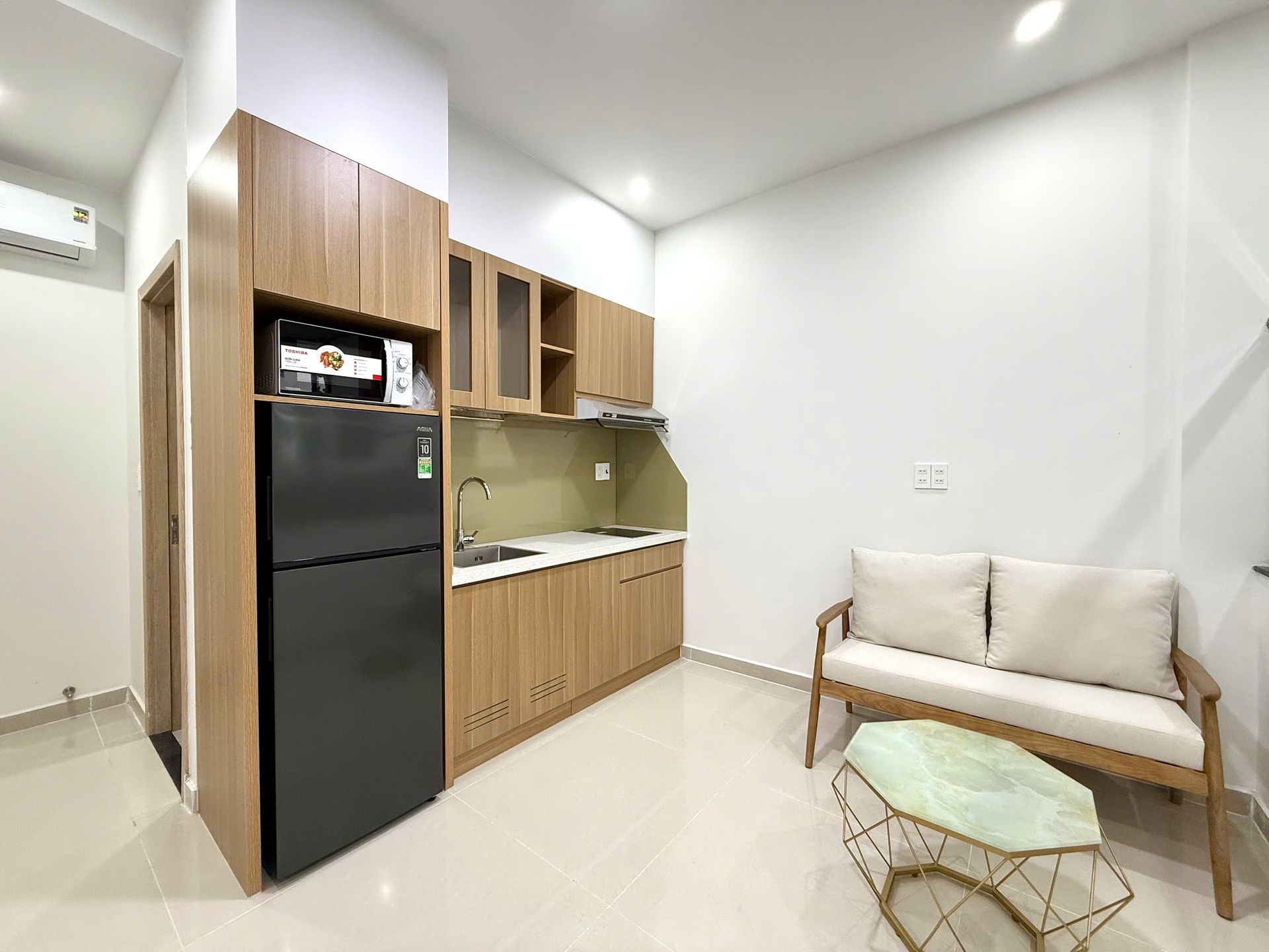 Tủ lạnh và bếp