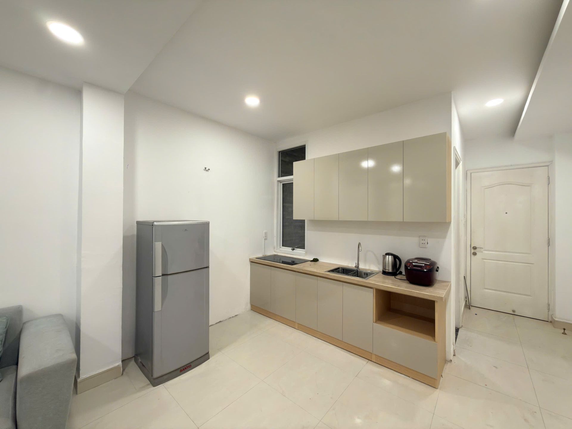 Tủ lạnh và bếp