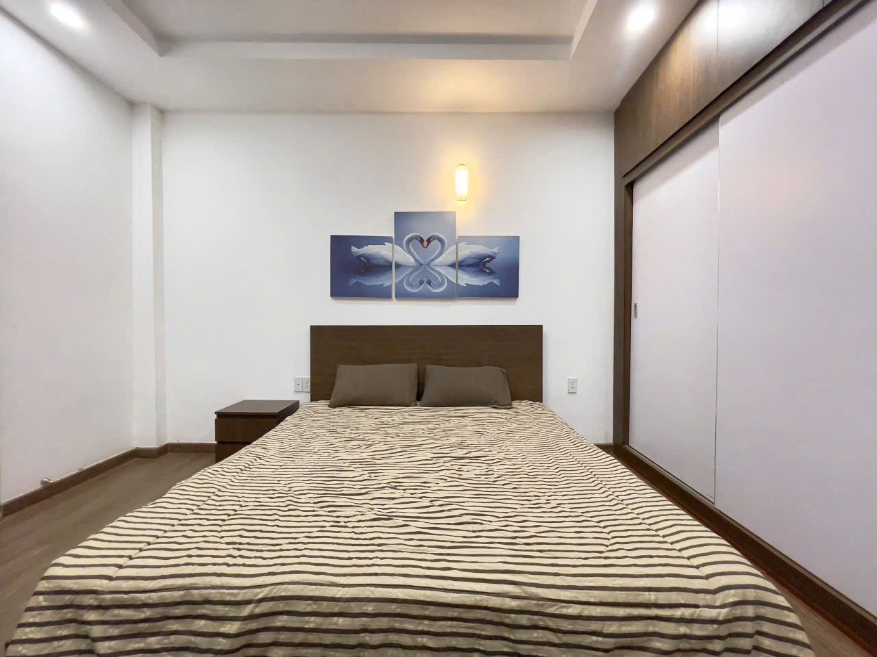 Giường ngủ